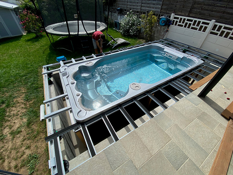 installer un jacuzzi et spa en bois à l'intérieur de votre habitat